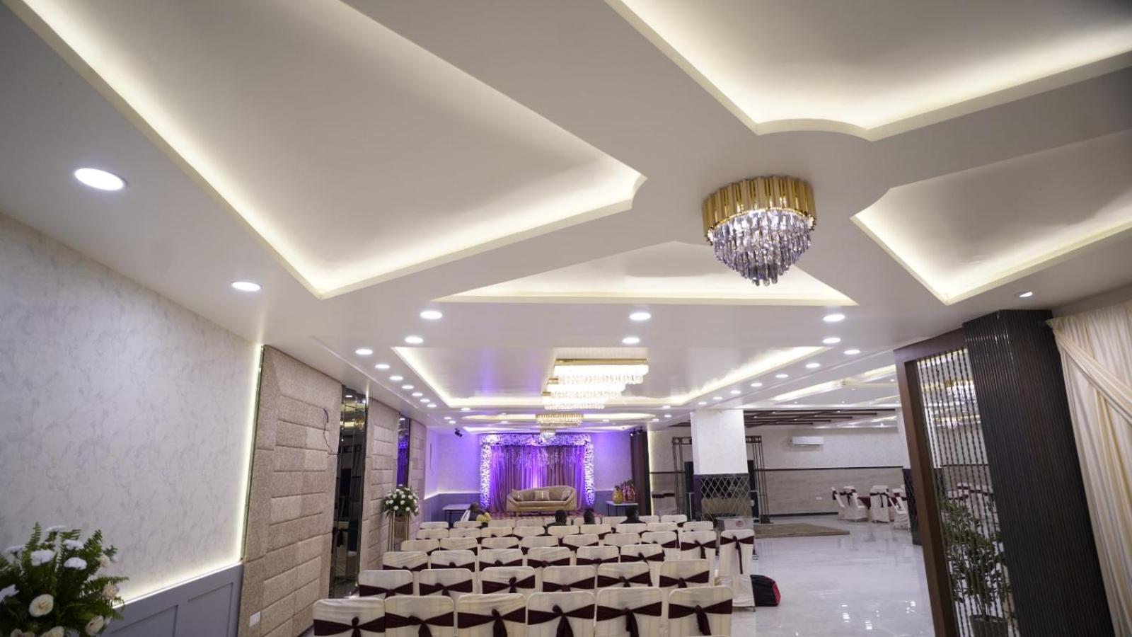 The Imperial Hotel And Convention Centre Kanpur Exterior foto