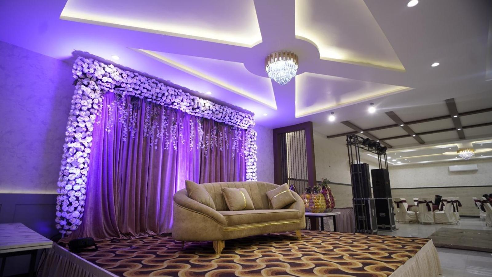 The Imperial Hotel And Convention Centre Kanpur Exterior foto