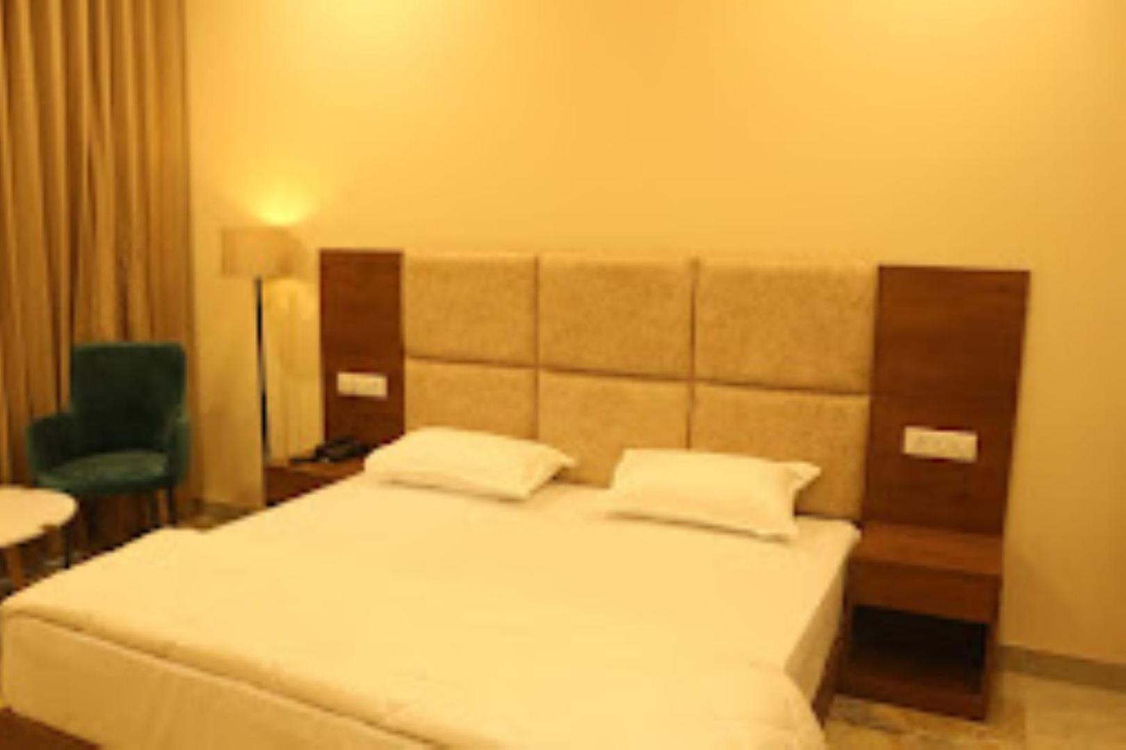 The Imperial Hotel And Convention Centre Kanpur Exterior foto