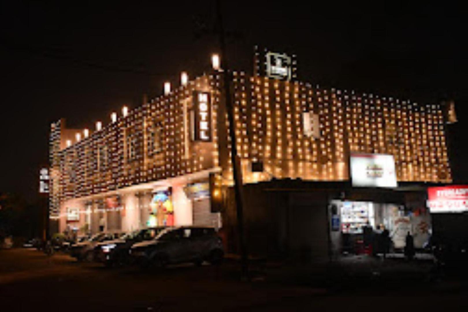 The Imperial Hotel And Convention Centre Kanpur Exterior foto